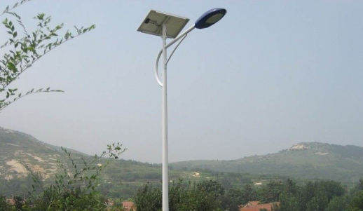 太陽能路燈安裝 太陽能路燈安裝多少錢一個/人工費用